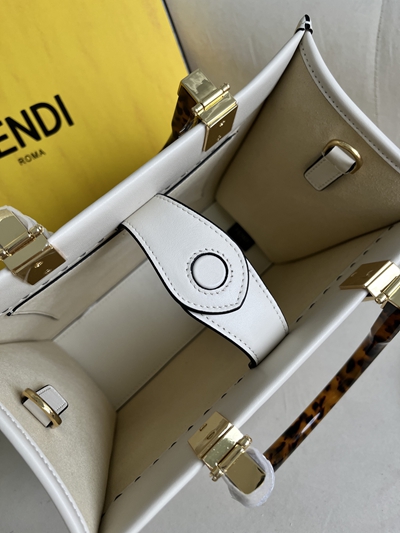 フェンディバッグ素材ディテール